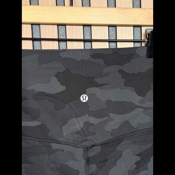 Lululemon Align Biker Shorts 6 / S Womens Black Camouflage Print 9.5” Inseam - Picture 6 of 7